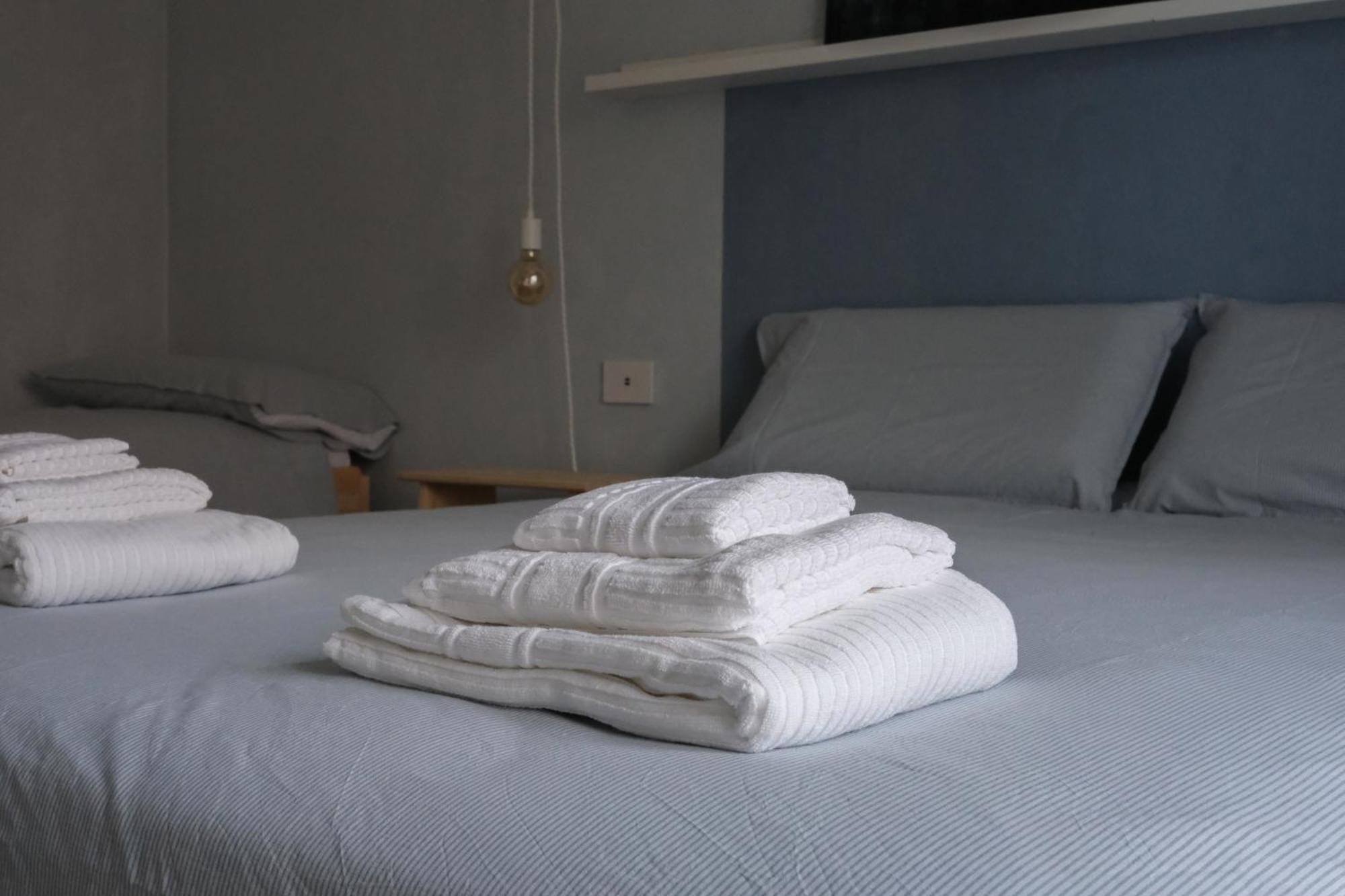 B&B Colori Del Lago Brebbia ภายนอก รูปภาพ