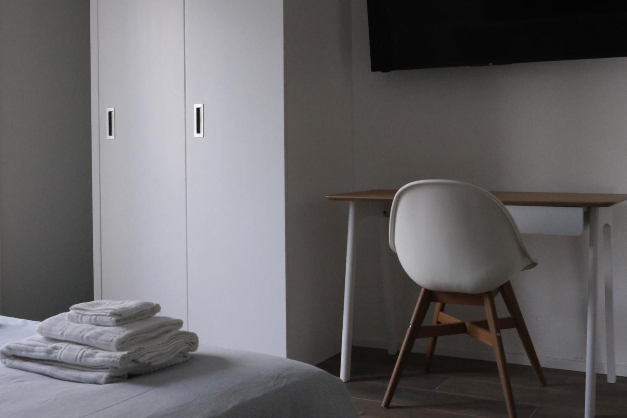 B&B Colori Del Lago Brebbia ภายนอก รูปภาพ